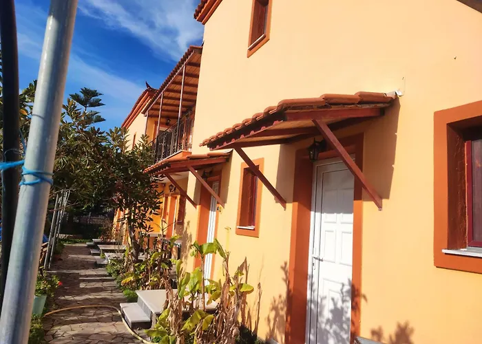 Acapoulco Apartments